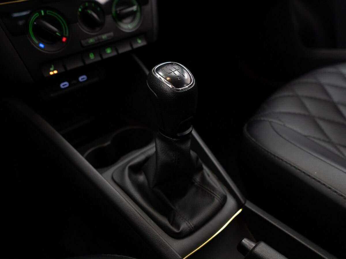 Купить Skoda Rapid с пробегом. Фото: #11