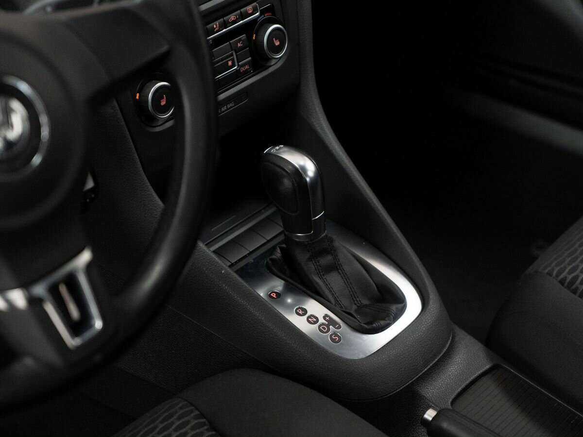 Купить Volkswagen Golf с пробегом. Фото: #11