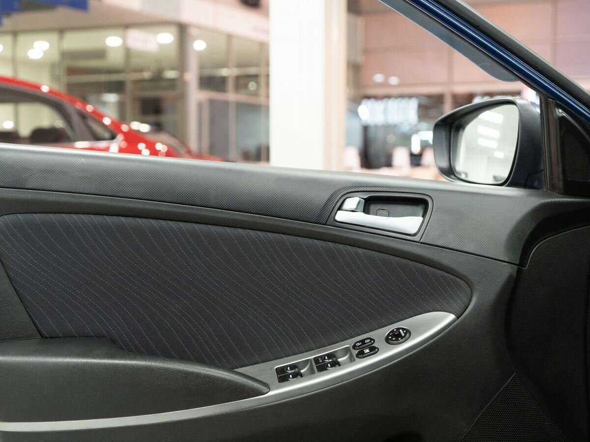 Купить Hyundai Solaris с пробегом. Фото: #14