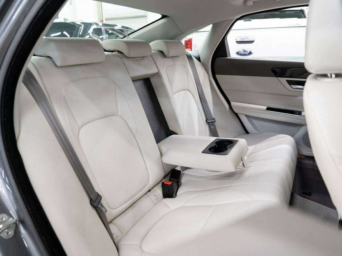 Купить Jaguar XF с пробегом. Фото: #7