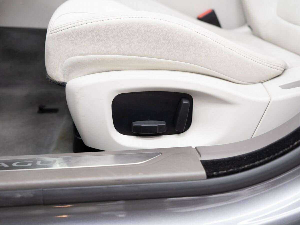 Купить Jaguar XF с пробегом. Фото: #15