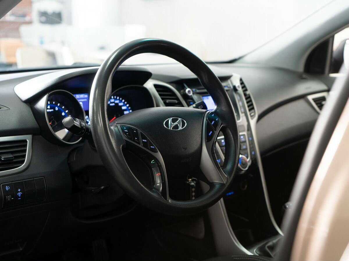 Купить Hyundai i30 с пробегом. Фото: #4