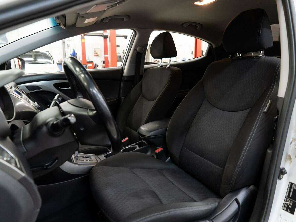 Купить Hyundai Elantra с пробегом. Фото: #5