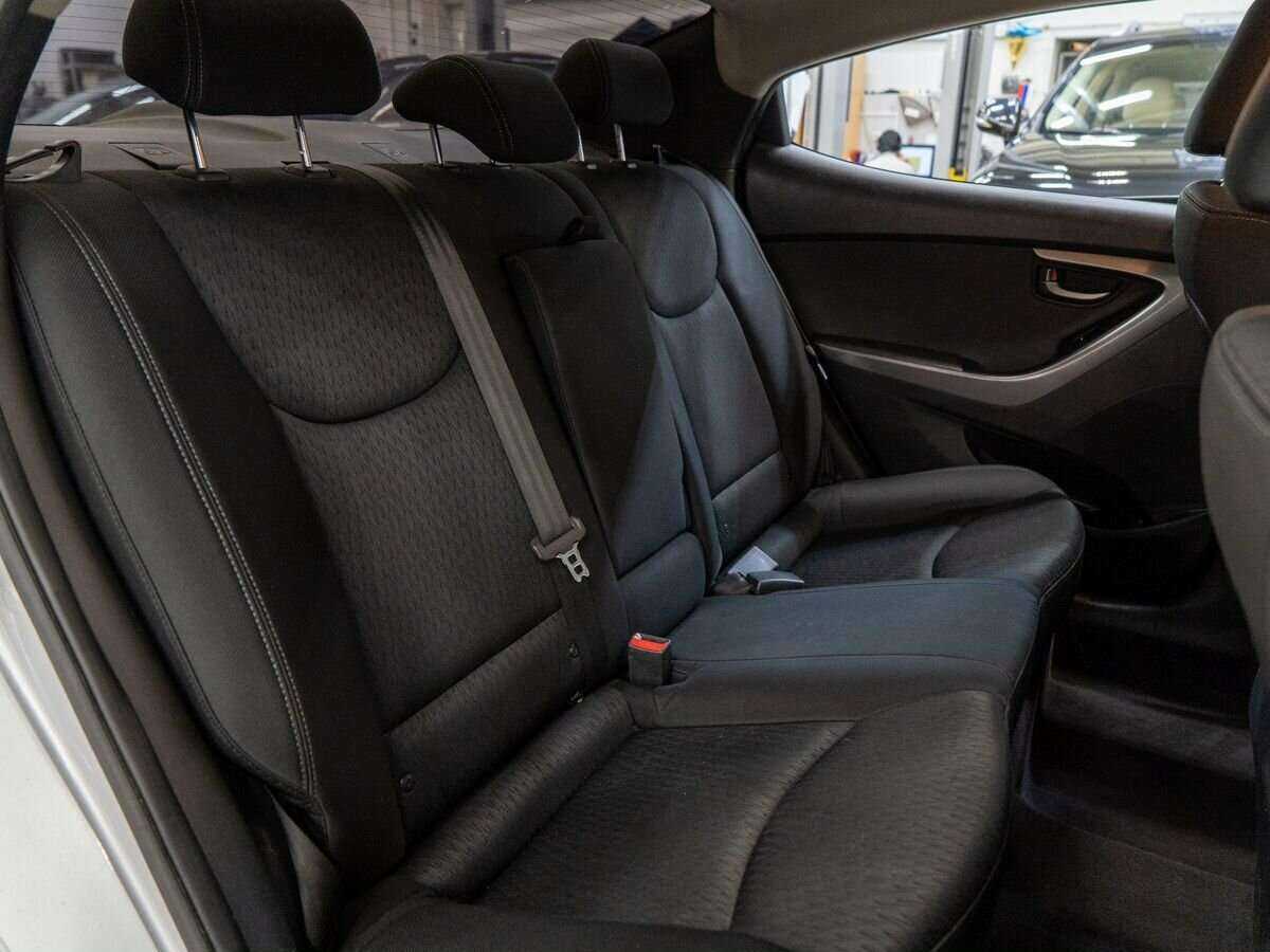 Купить Hyundai Elantra с пробегом. Фото: #7