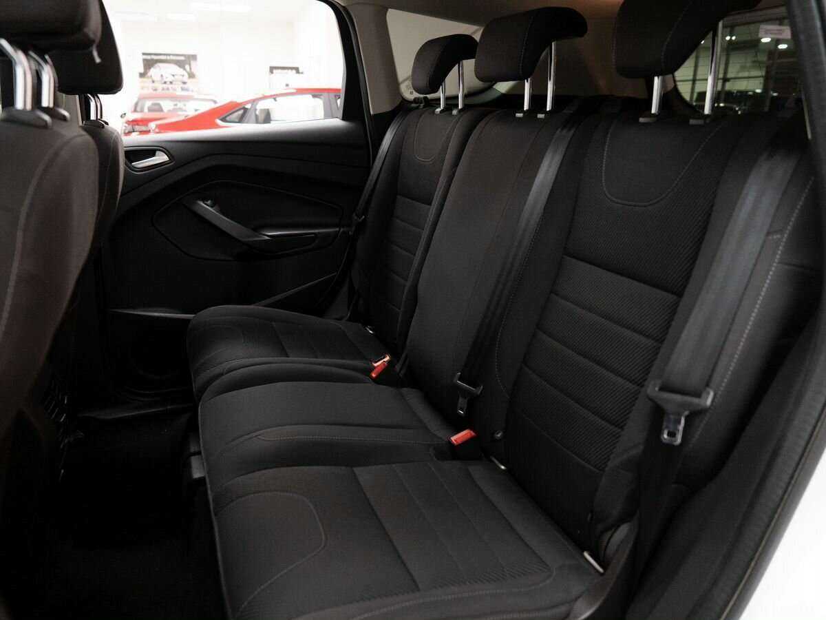 Купить Ford Kuga с пробегом. Фото: #6