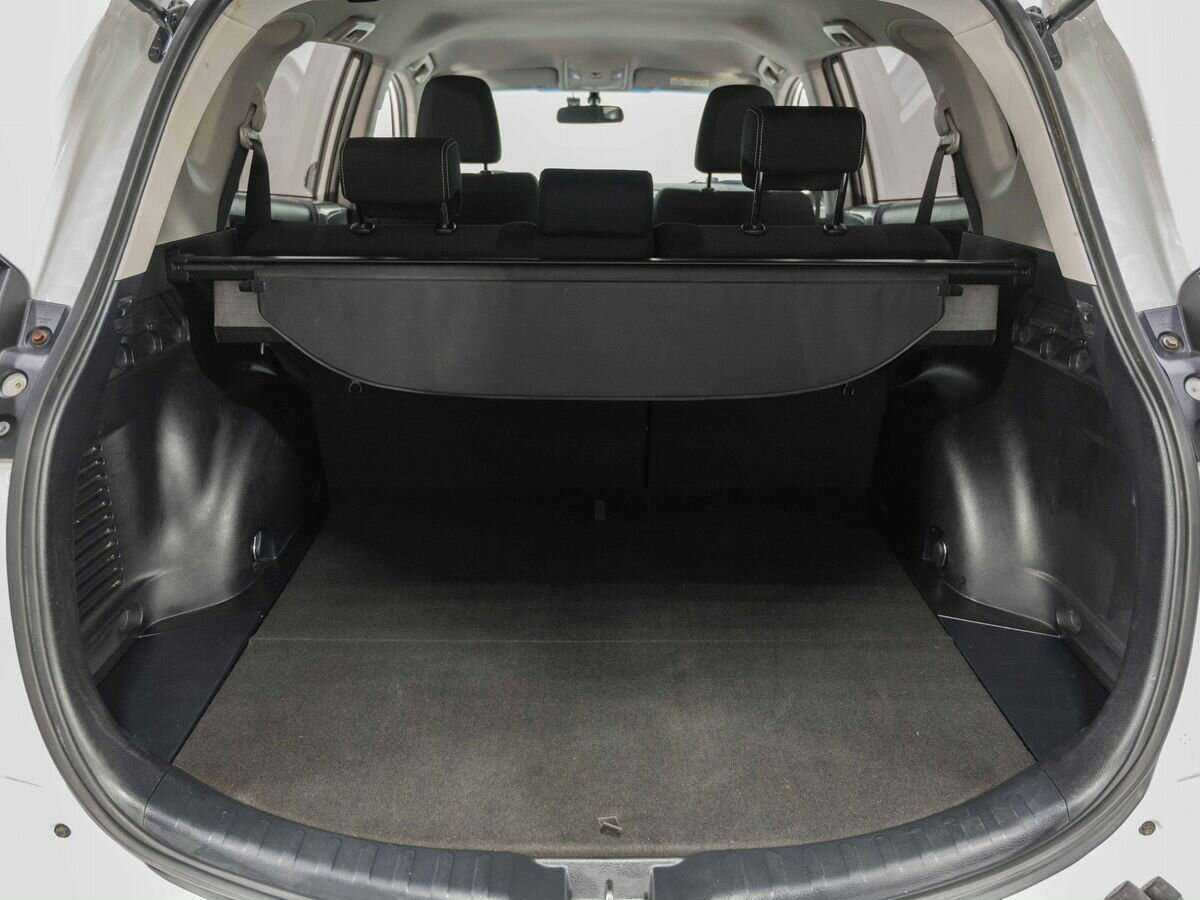 Купить Toyota RAV4 с пробегом. Фото: #26