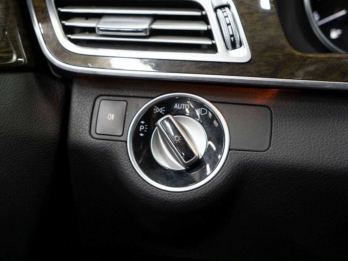 Купить Mercedes-Benz E-Класс с пробегом. Фото: #15