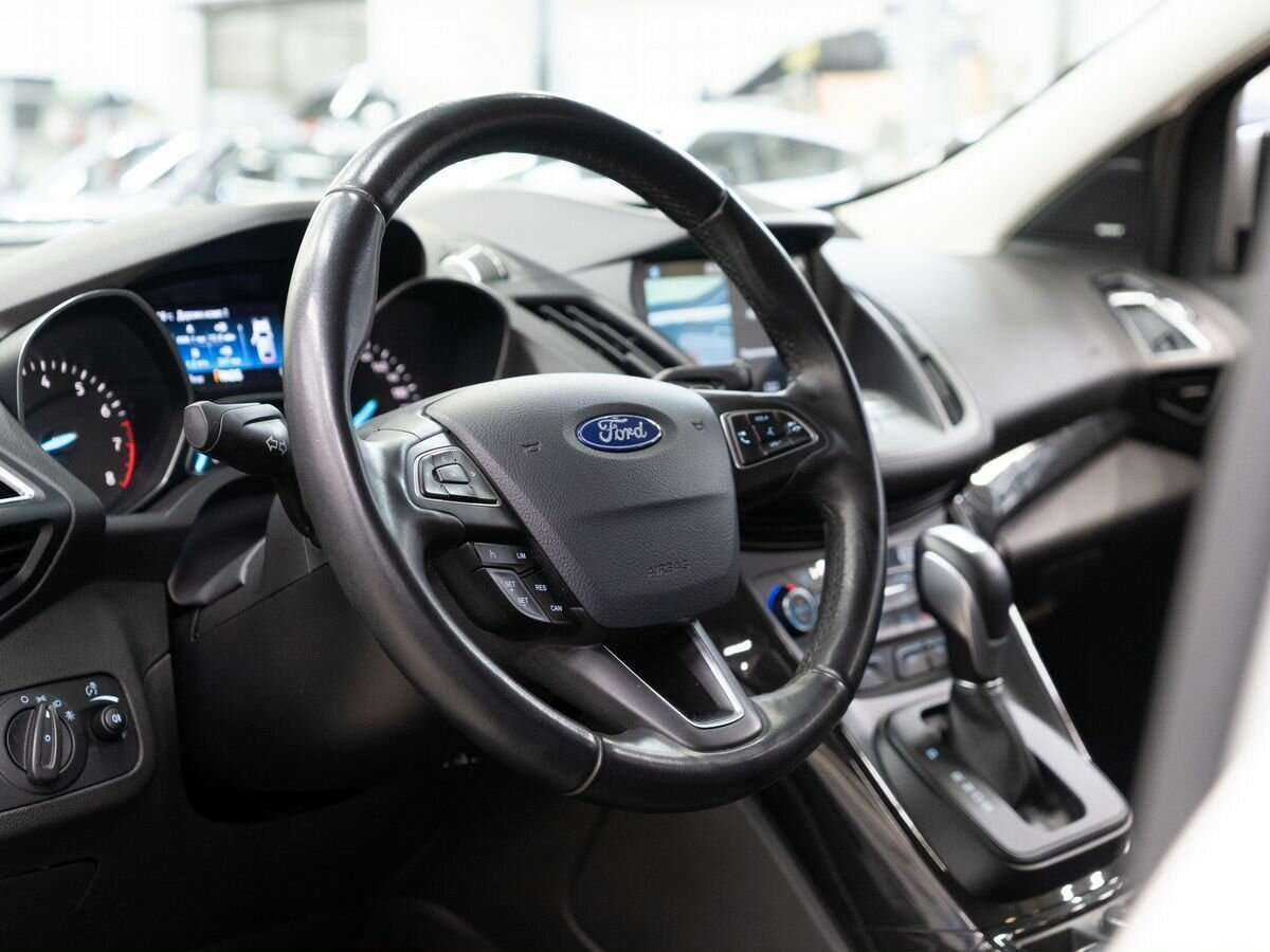 Купить Ford Kuga с пробегом. Фото: #4