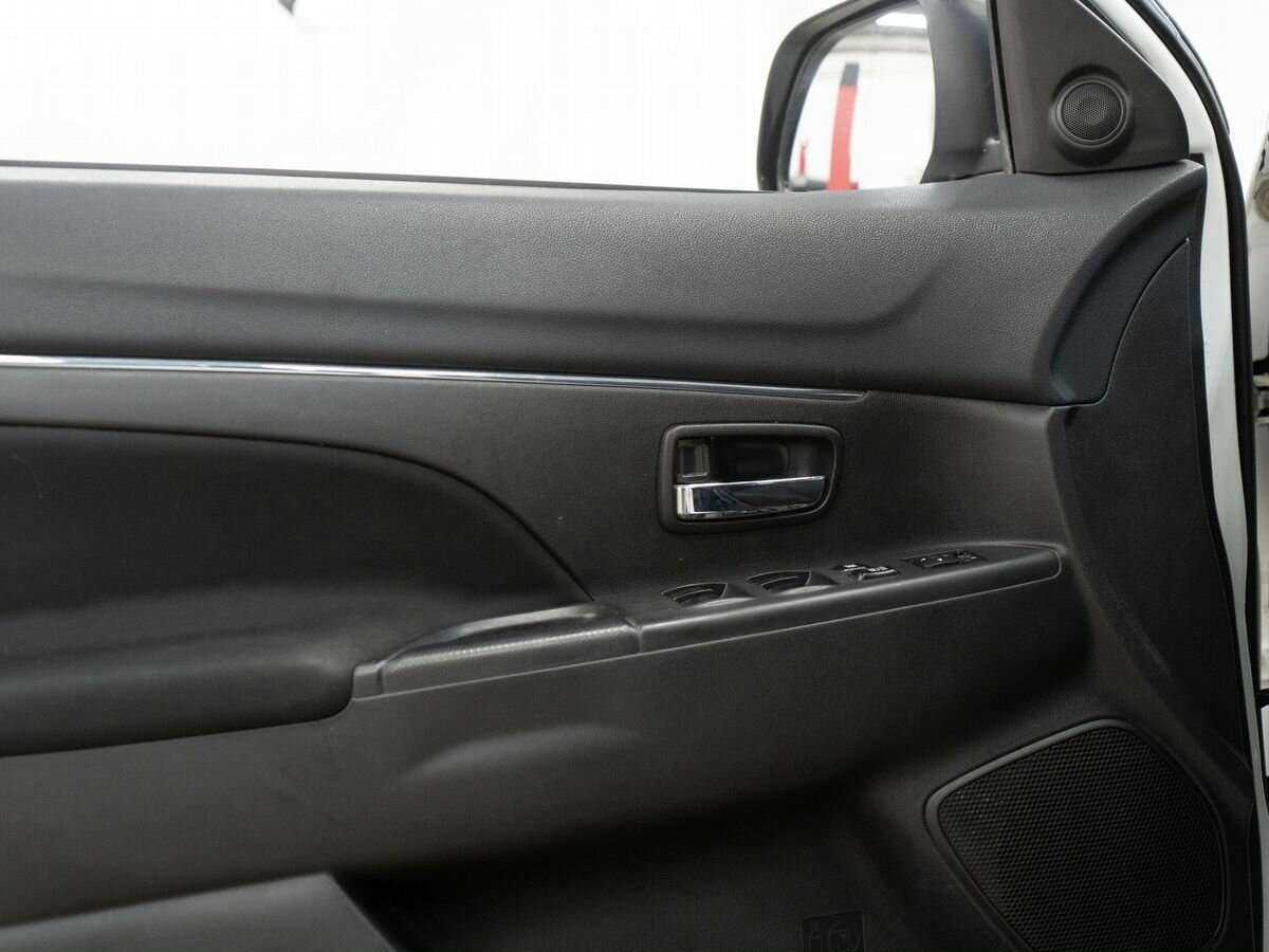 Купить Mitsubishi ASX с пробегом. Фото: #14