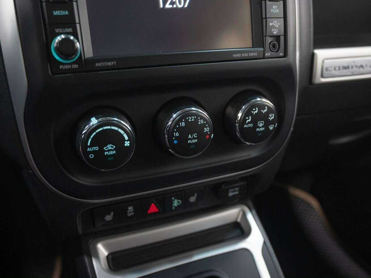 Купить Jeep Compass с пробегом. Фото: #19