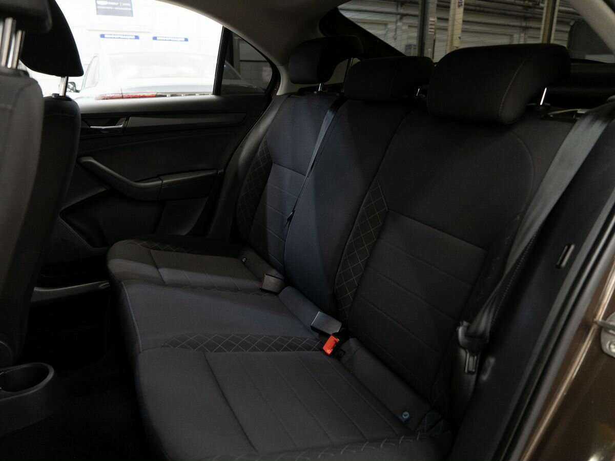Купить Skoda Rapid с пробегом. Фото: #6