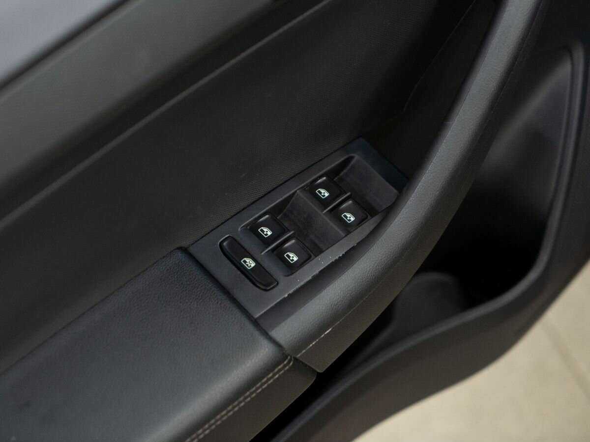 Купить Skoda Rapid с пробегом. Фото: #13