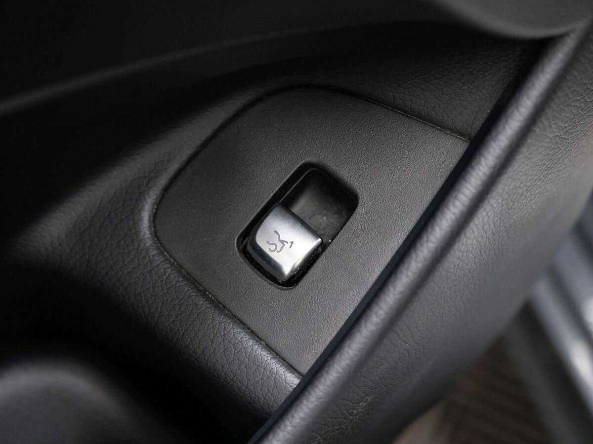 Купить Mercedes-Benz E-Класс с пробегом. Фото: #25