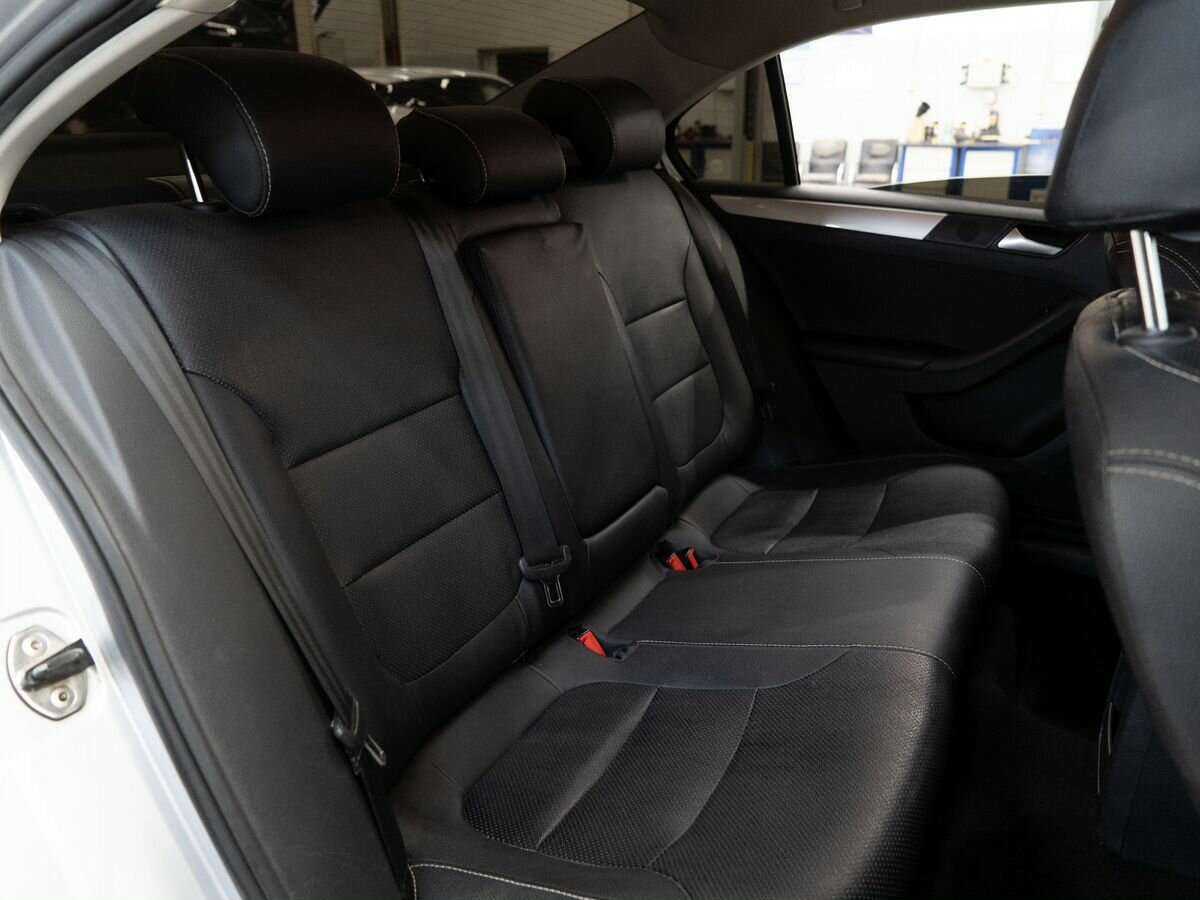 Купить Volkswagen Jetta с пробегом. Фото: #8