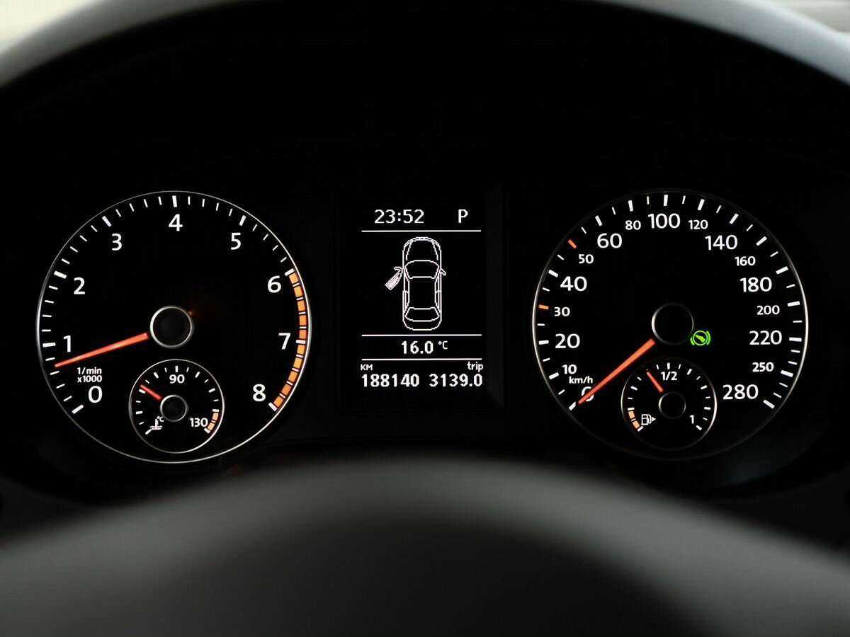 Купить Volkswagen Jetta с пробегом. Фото: #10