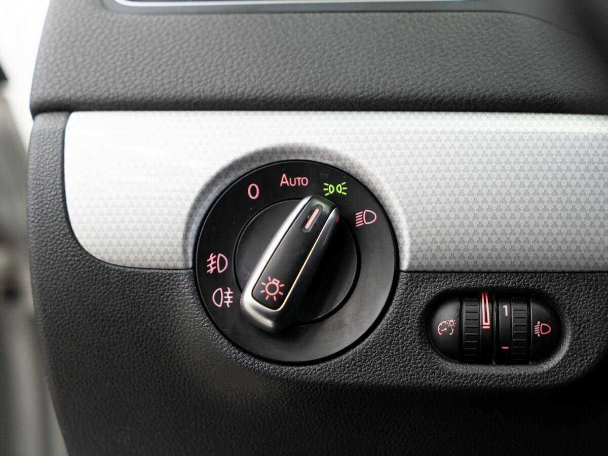 Купить Volkswagen Jetta с пробегом. Фото: #16