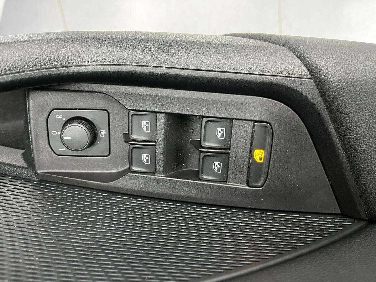 Купить Skoda Octavia с пробегом. Фото: #11