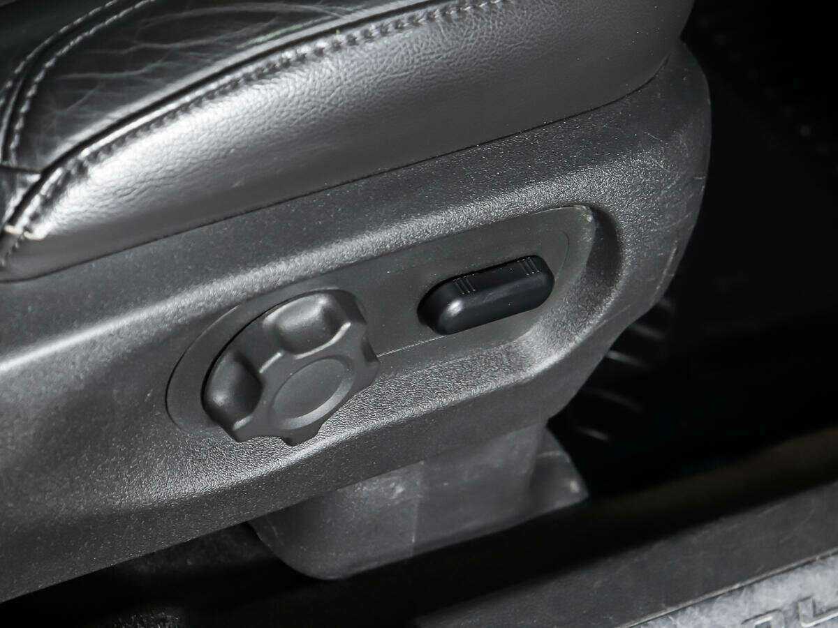 Купить Ford Explorer с пробегом. Фото: #13