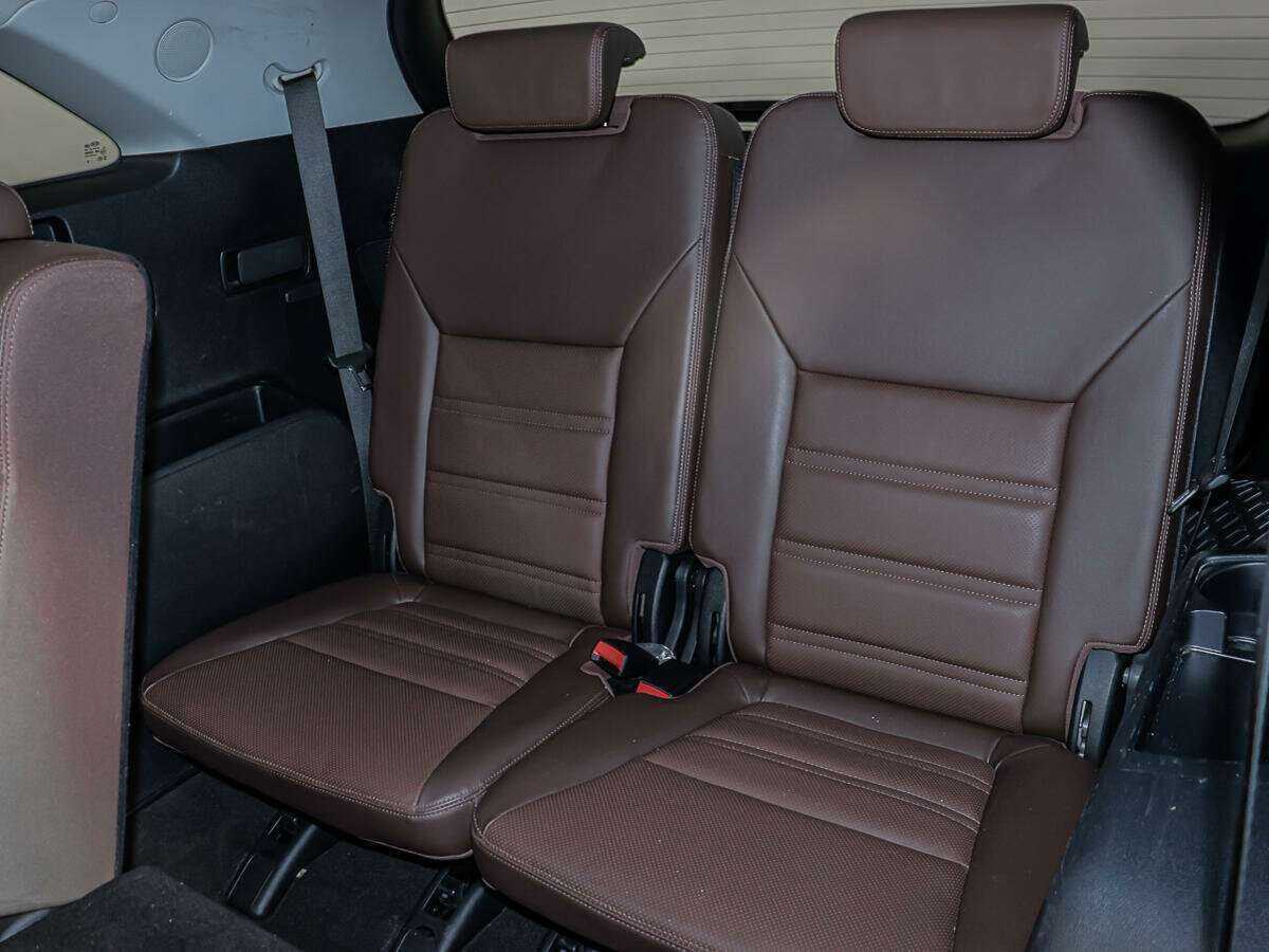 Купить Kia Sorento с пробегом. Фото: #10