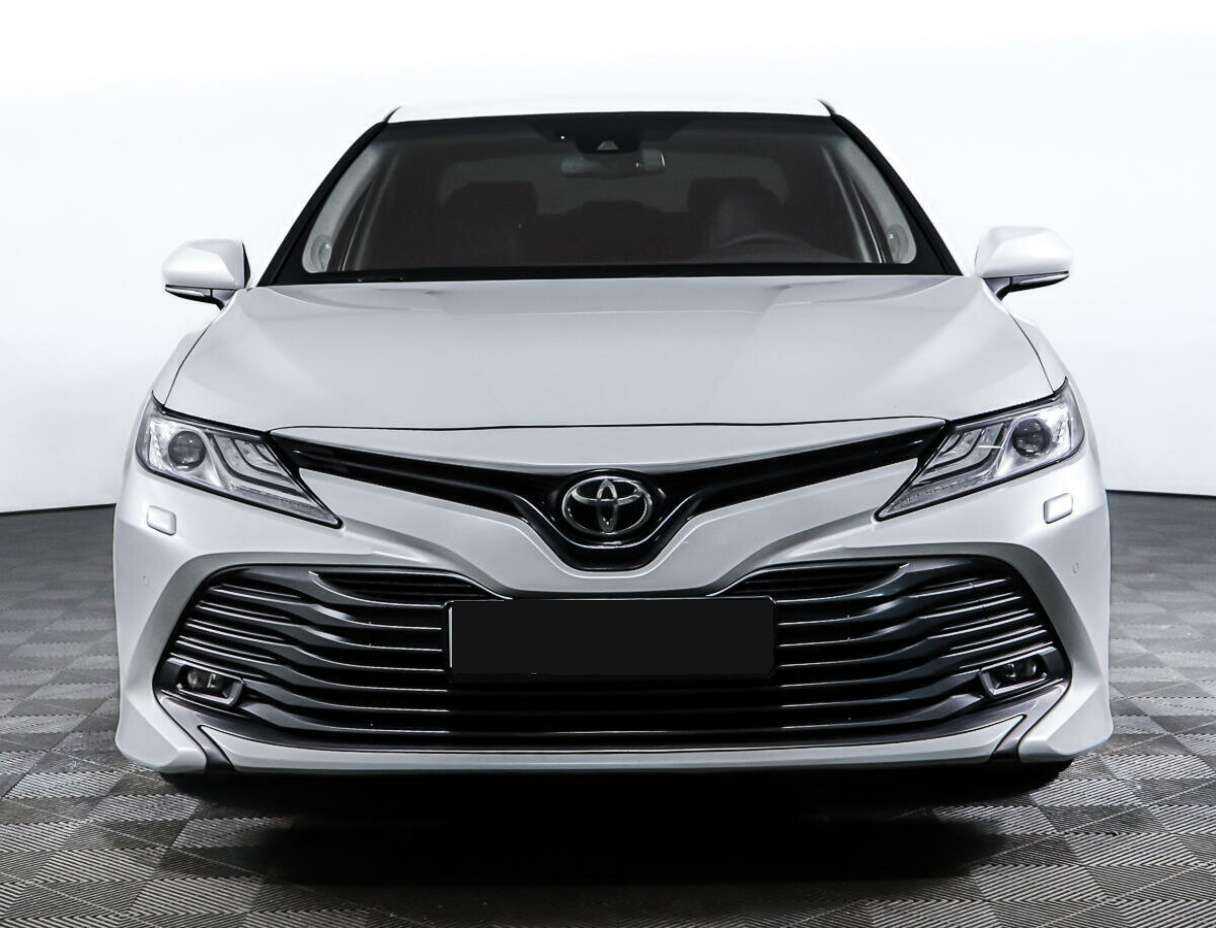 Купить Toyota Camry с пробегом. Фото: #1