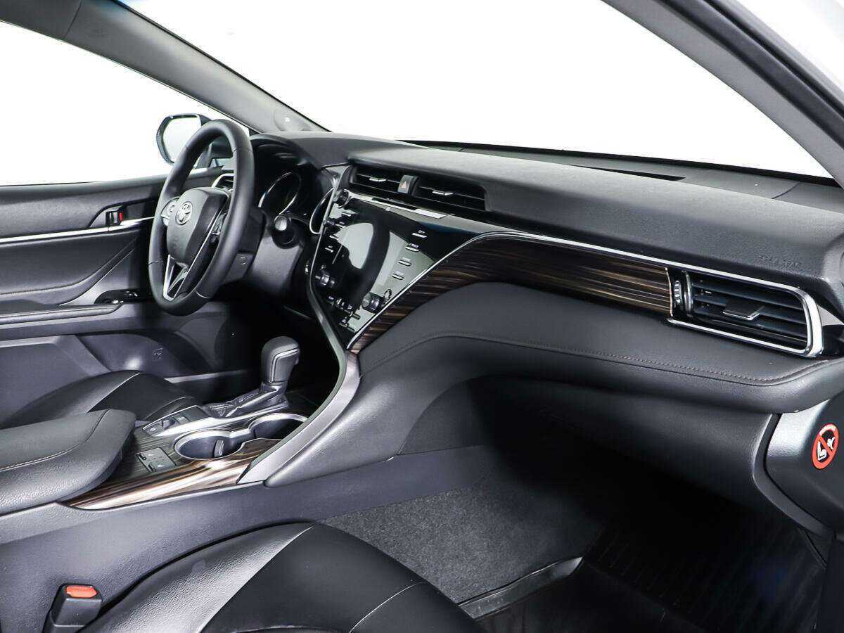Купить Toyota Camry с пробегом. Фото: #8