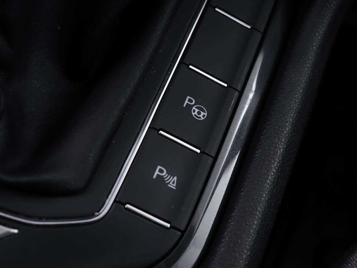 Купить Volkswagen Tiguan с пробегом. Фото: #18