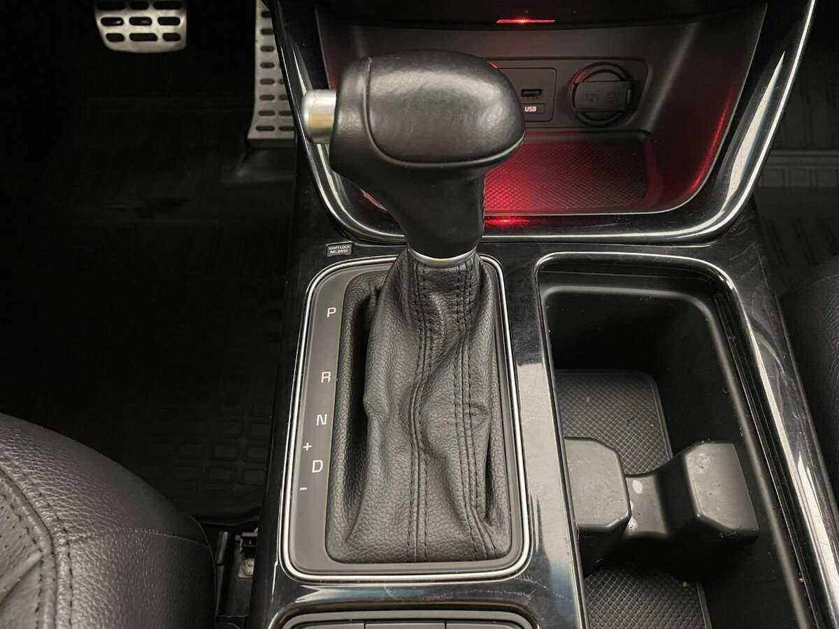 Купить Kia Sorento с пробегом. Фото: #12