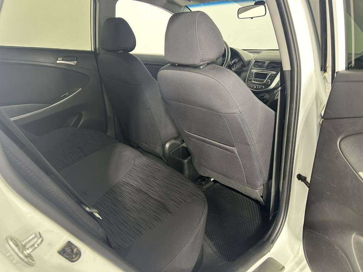 Купить Hyundai Solaris с пробегом. Фото: #15