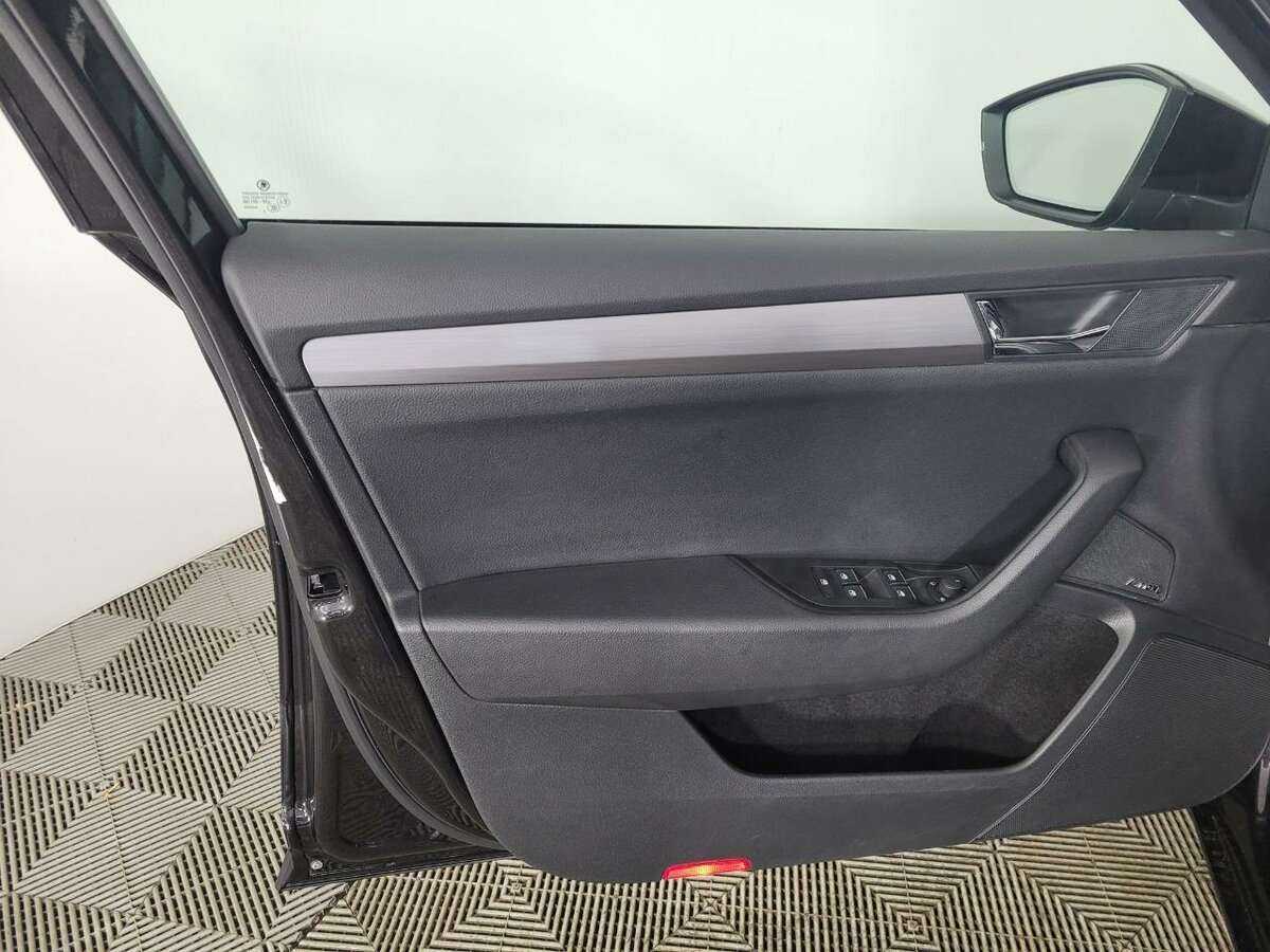 Купить Skoda Superb с пробегом. Фото: #7