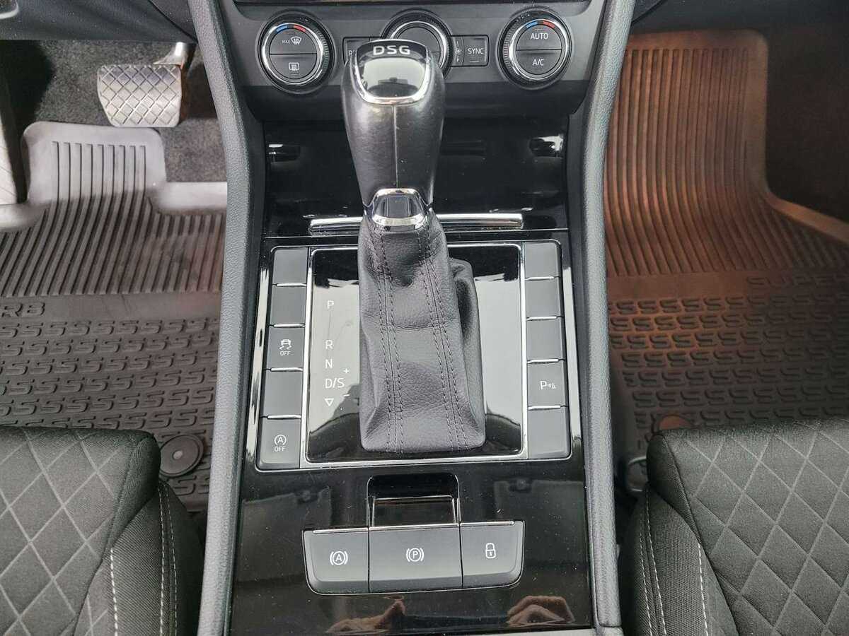 Купить Skoda Superb с пробегом. Фото: #12