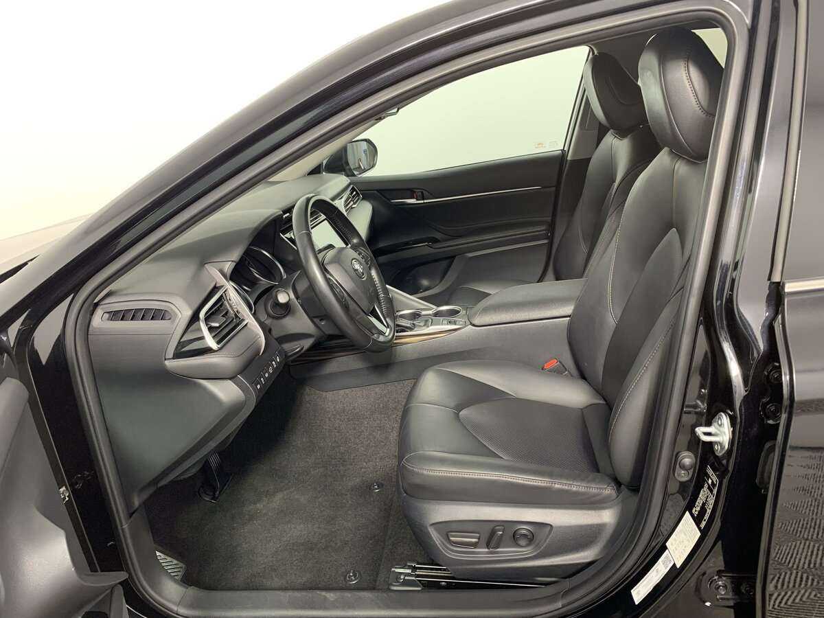 Купить Toyota Camry с пробегом. Фото: #11