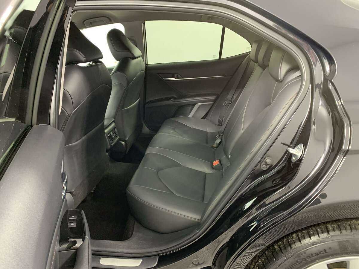Купить Toyota Camry с пробегом. Фото: #11