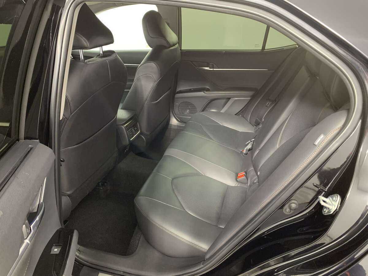 Купить Toyota Camry с пробегом. Фото: #8