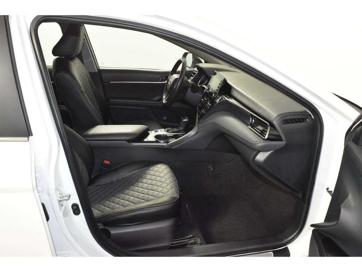 Купить Toyota Camry с пробегом. Фото: #14