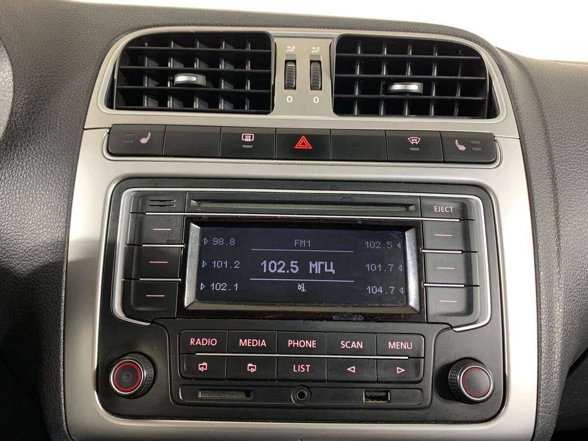 Купить Volkswagen Polo с пробегом. Фото: #12