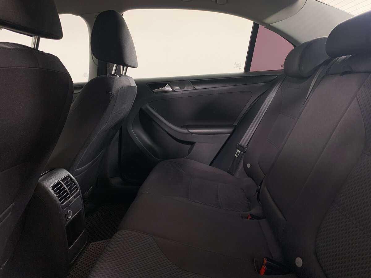 Купить Volkswagen Jetta с пробегом. Фото: #15