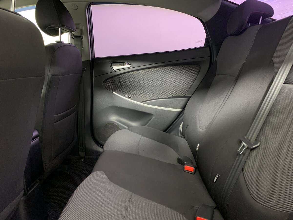 Купить Hyundai Solaris с пробегом. Фото: #15