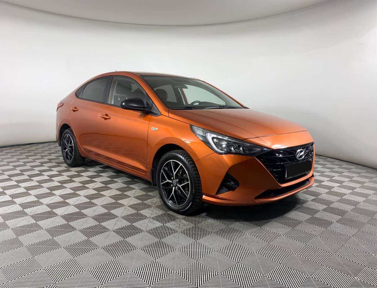 Купить Hyundai Solaris с пробегом. Фото: #2