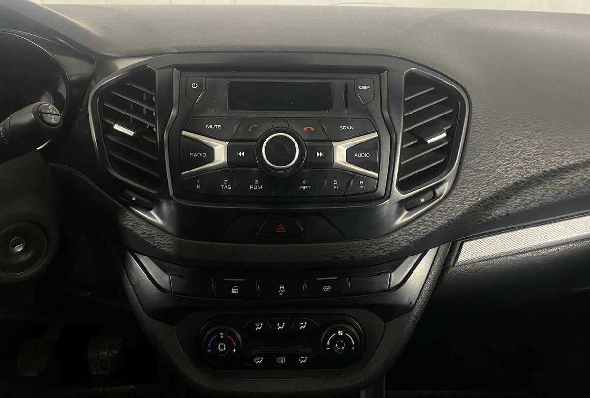 Купить Lada (ВАЗ) Vesta с пробегом. Фото: #9