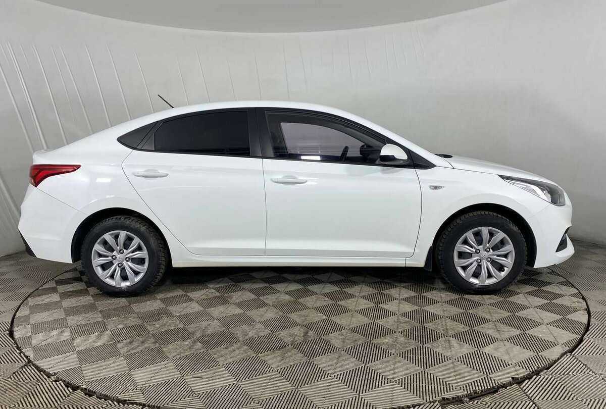 Купить Hyundai Solaris с пробегом. Фото: #1
