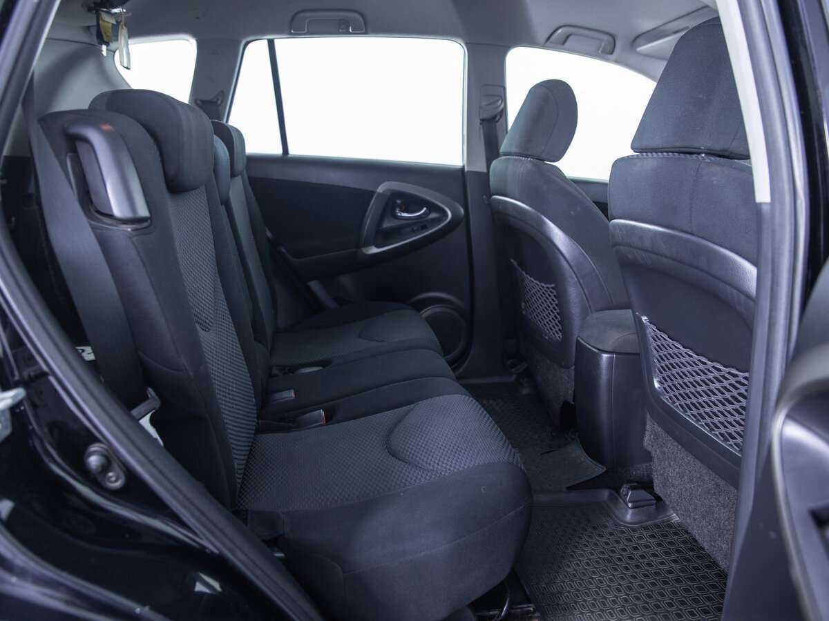 Купить Toyota RAV4 с пробегом. Фото: #17