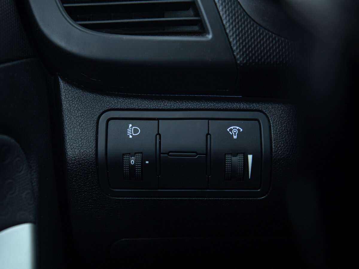 Купить Hyundai Solaris с пробегом. Фото: #17