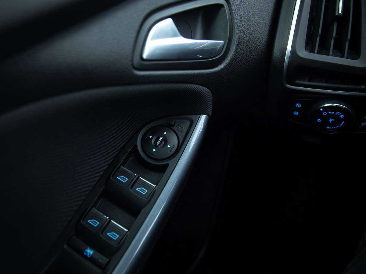 Купить Ford Focus с пробегом. Фото: #13