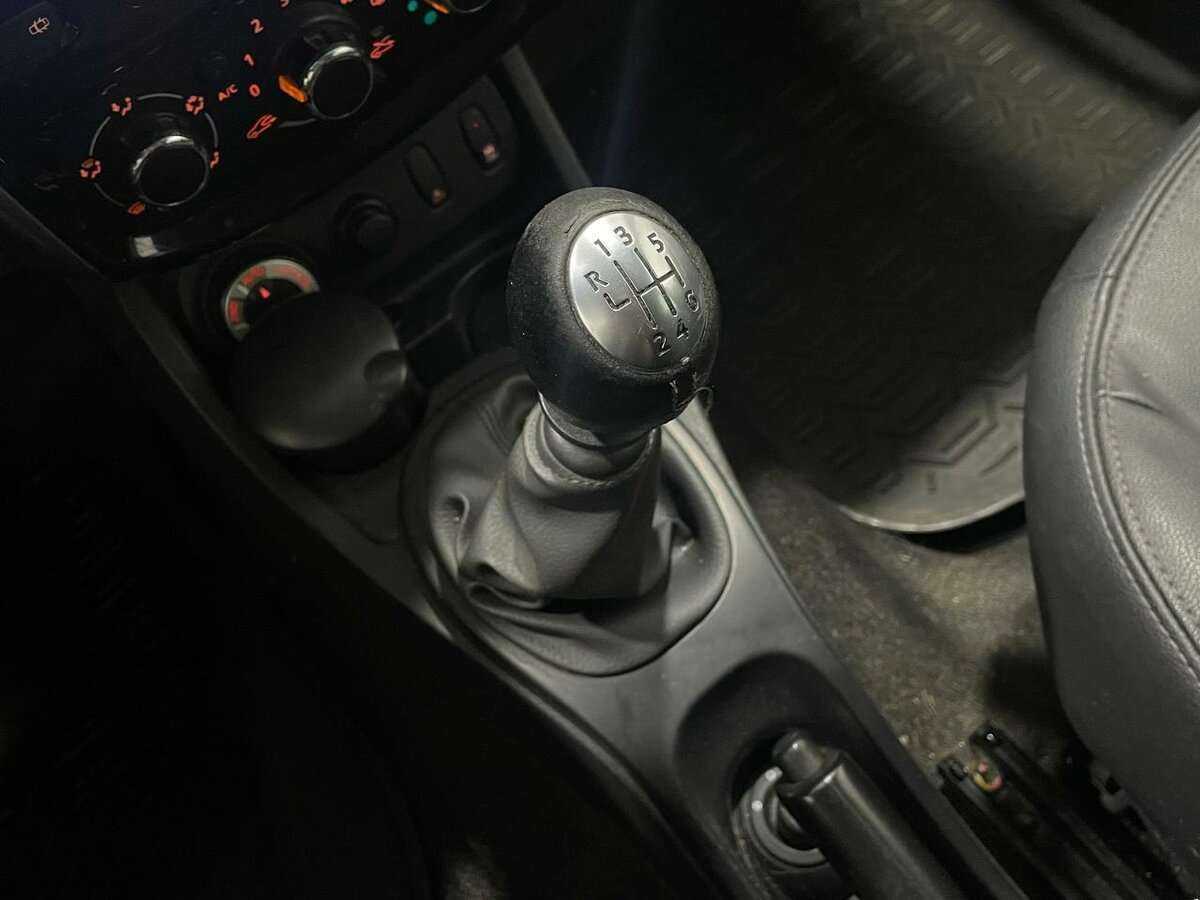 Купить Nissan Terrano с пробегом. Фото: #9