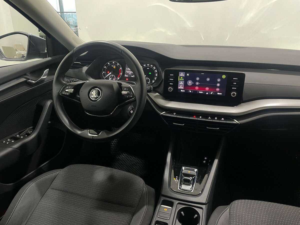 Купить Skoda Octavia с пробегом. Фото: #4