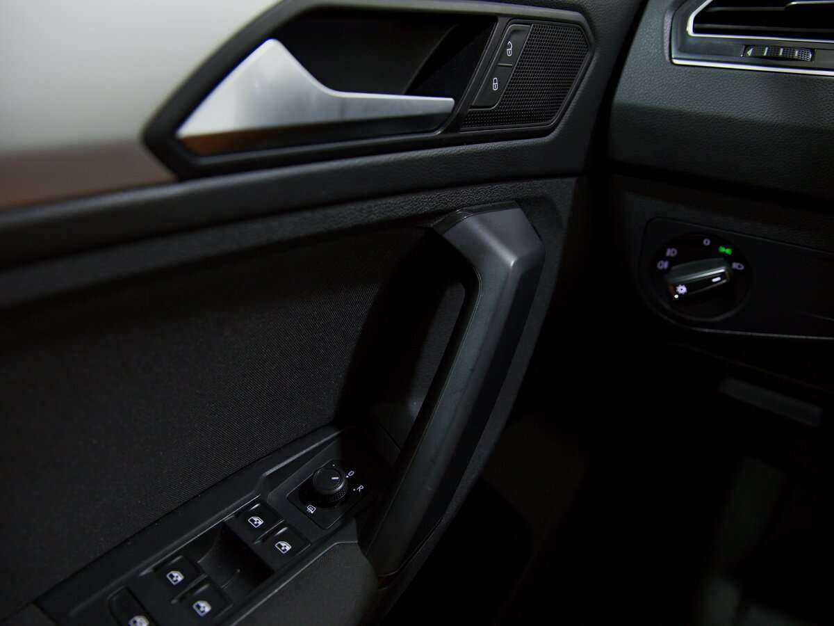 Купить Volkswagen Tiguan с пробегом. Фото: #7