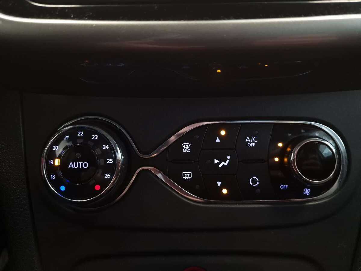 Купить Renault Sandero с пробегом. Фото: #10