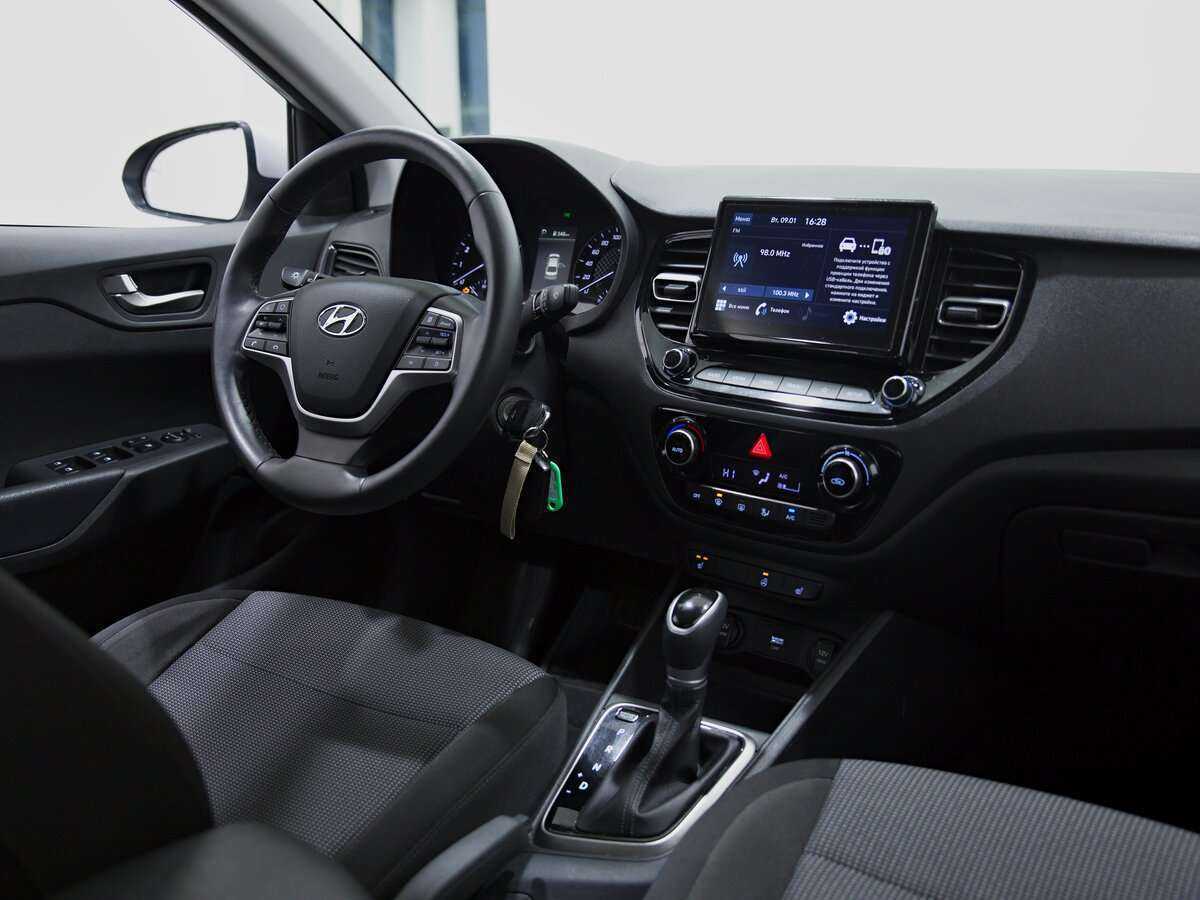 Купить Hyundai Solaris с пробегом. Фото: #6