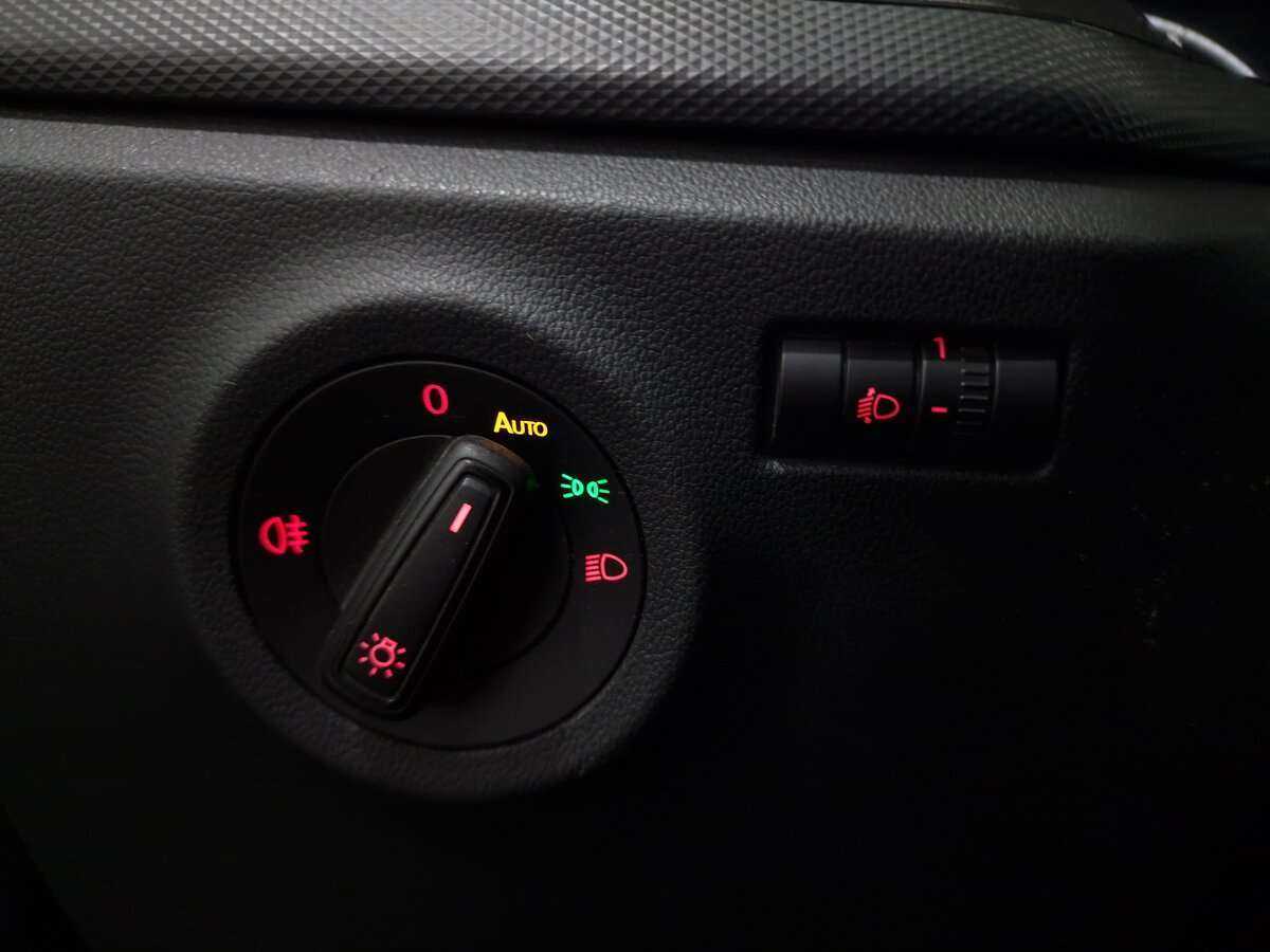 Купить Volkswagen Polo с пробегом. Фото: #10