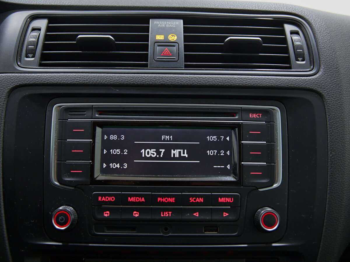 Купить Volkswagen Jetta с пробегом. Фото: #9